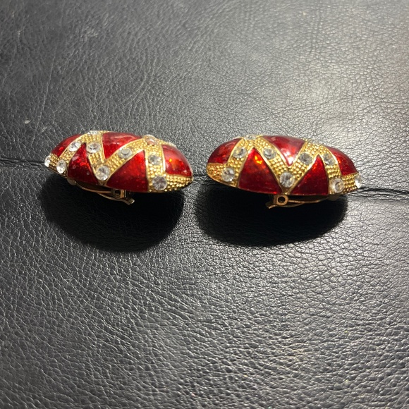 New design set of clip earrings and pin - Picture 2 of 3